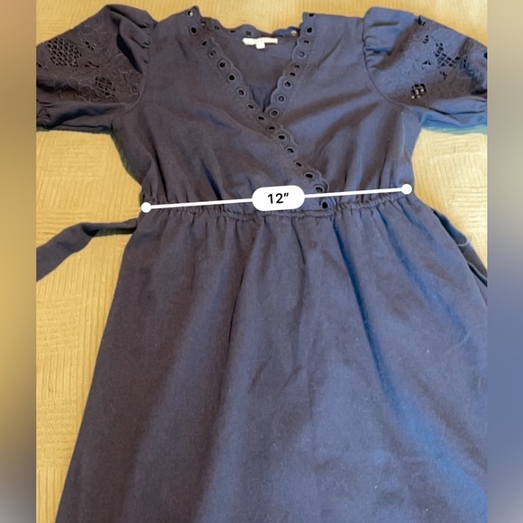 Moon River Navy Maxi Dress with Eyelet Details and Puff Sleeves
Size S - Picture 11 of 11